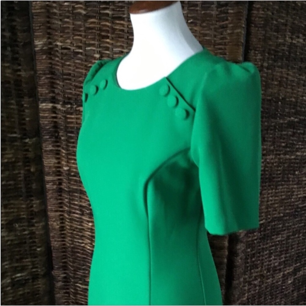 BADGLEY MISCHKA NWT GREEN SHORT SKEEVE DRESS BACK ZIP SHOULDER BUTTONS DETAIL - Picture 4 of 12